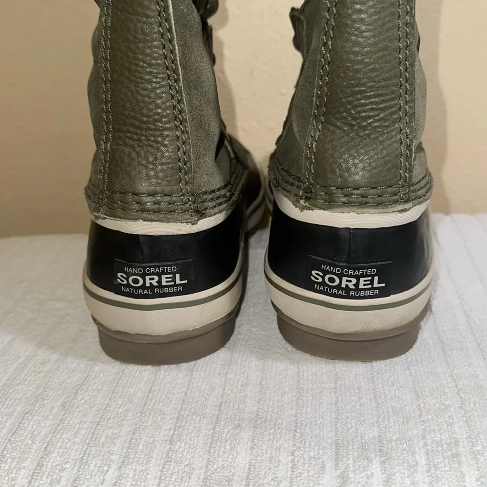 Sorel boots size 8 - Picture 4 of 9